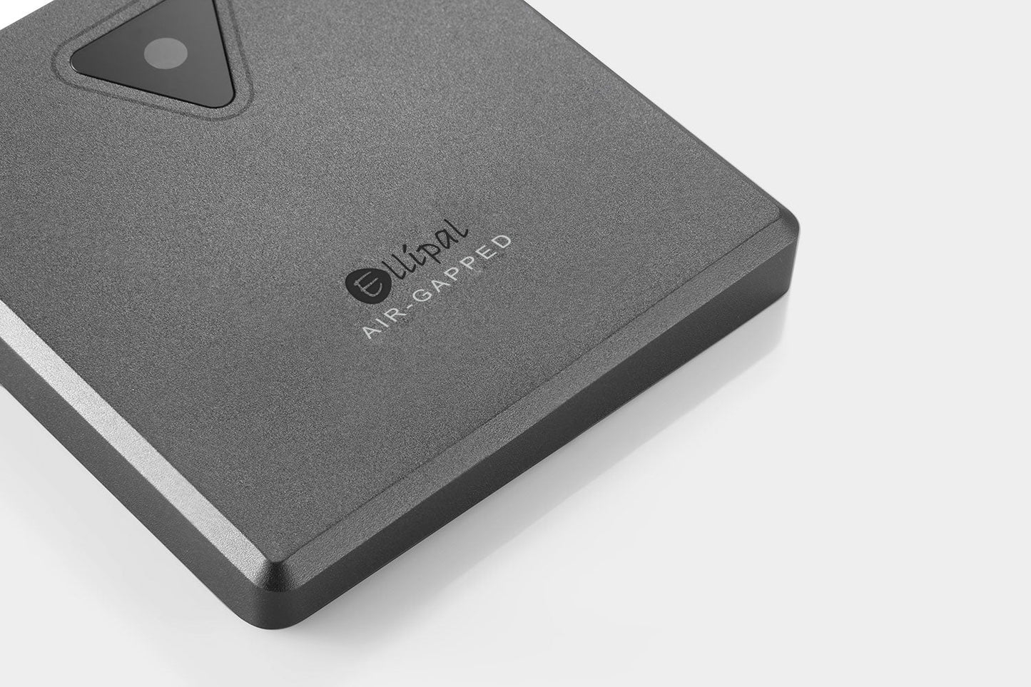 ELLIPAL hardware wallet showing Air-Gapped design